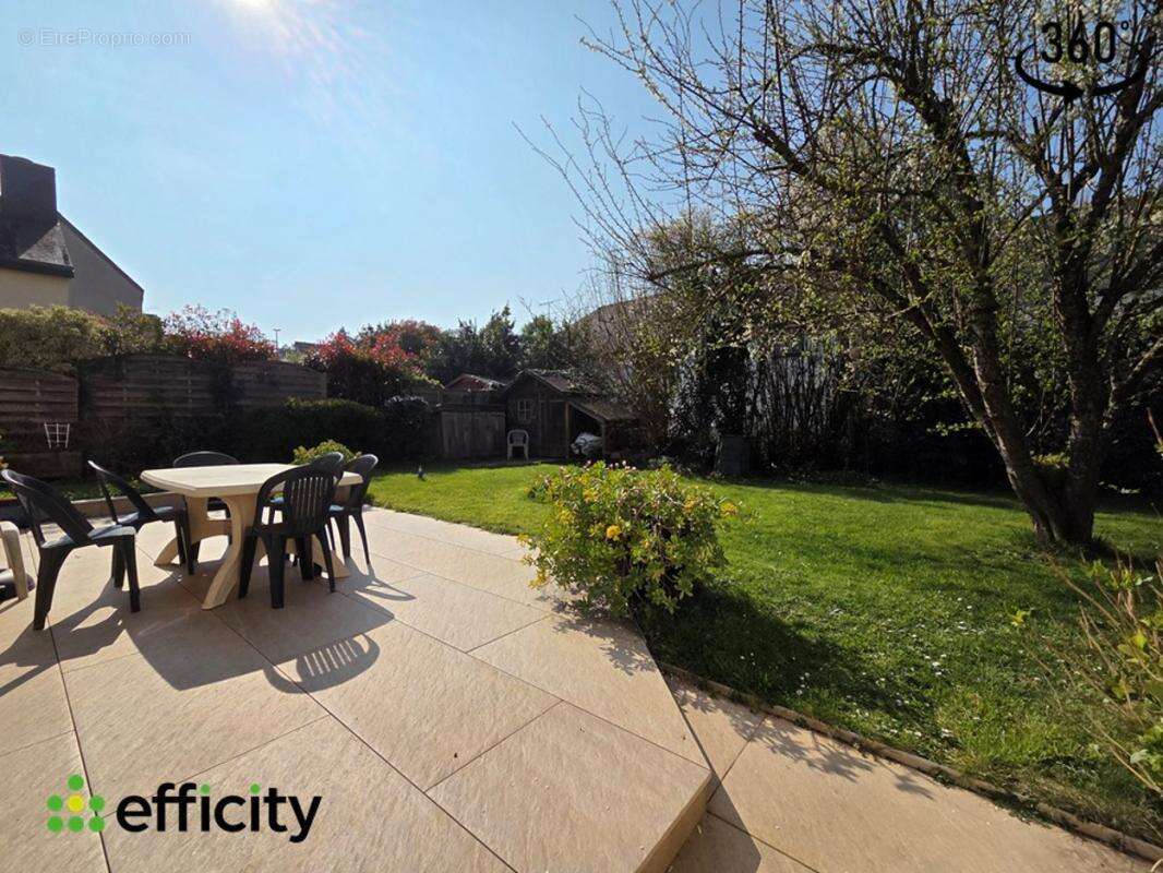 Maison à LA CHAPELLE-DES-FOUGERETZ