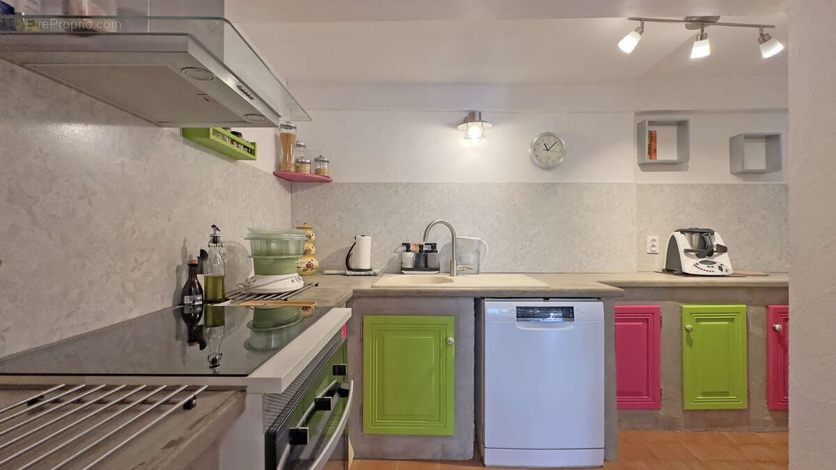 Maison à SOLLIES-TOUCAS