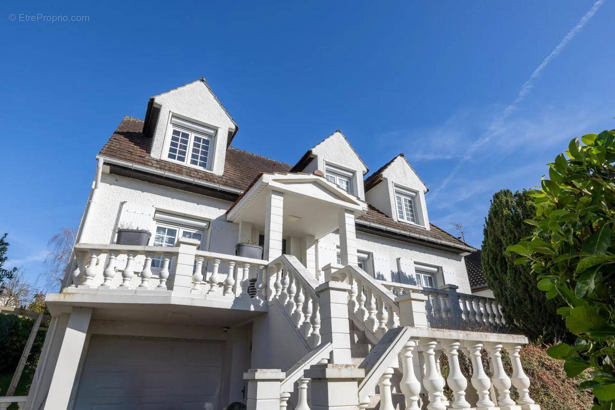 Maison à SAINTRY-SUR-SEINE