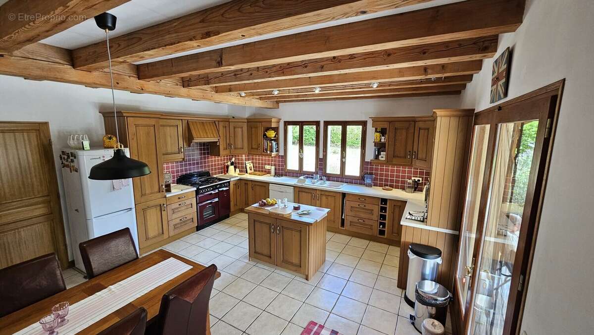 Maison 213 m² à Le Buisson-De-Cadouin  - photo 5