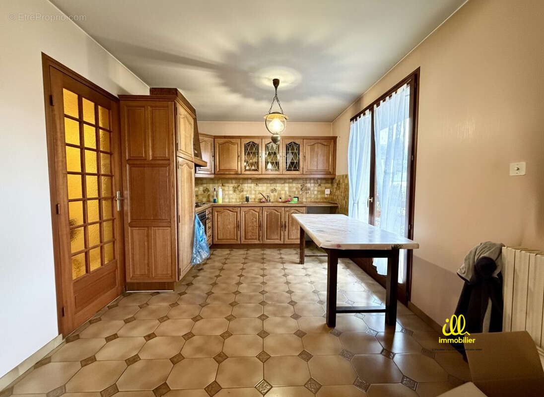 Maison à GUIGNICOURT-SUR-VENCE