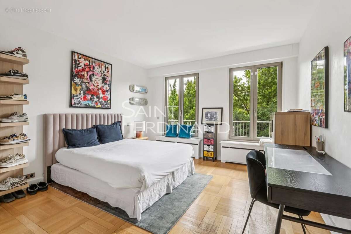 Appartement à NEUILLY-SUR-SEINE