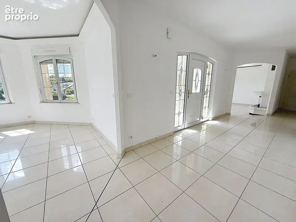 Thionville Guentrange/Quartier résidentiel - Maison individuelle de 148 27 m2 + sous-sol aménagé - 9,43 ares - photo 2