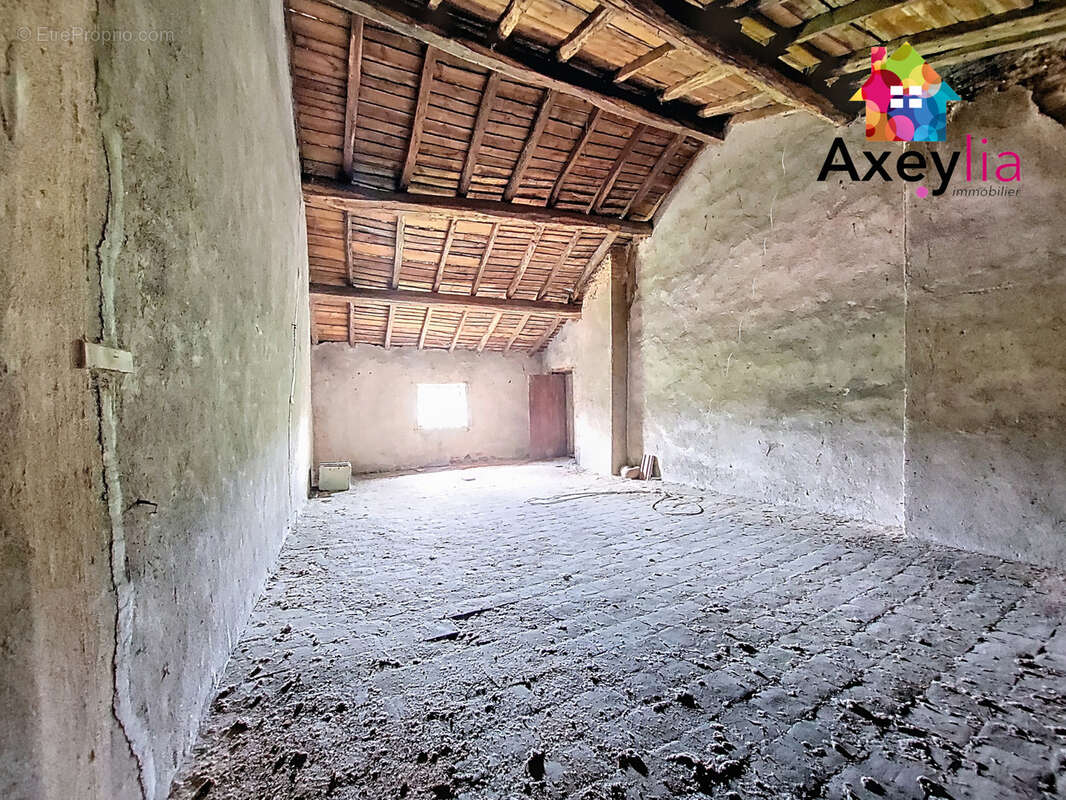 Maison à LA PACAUDIERE