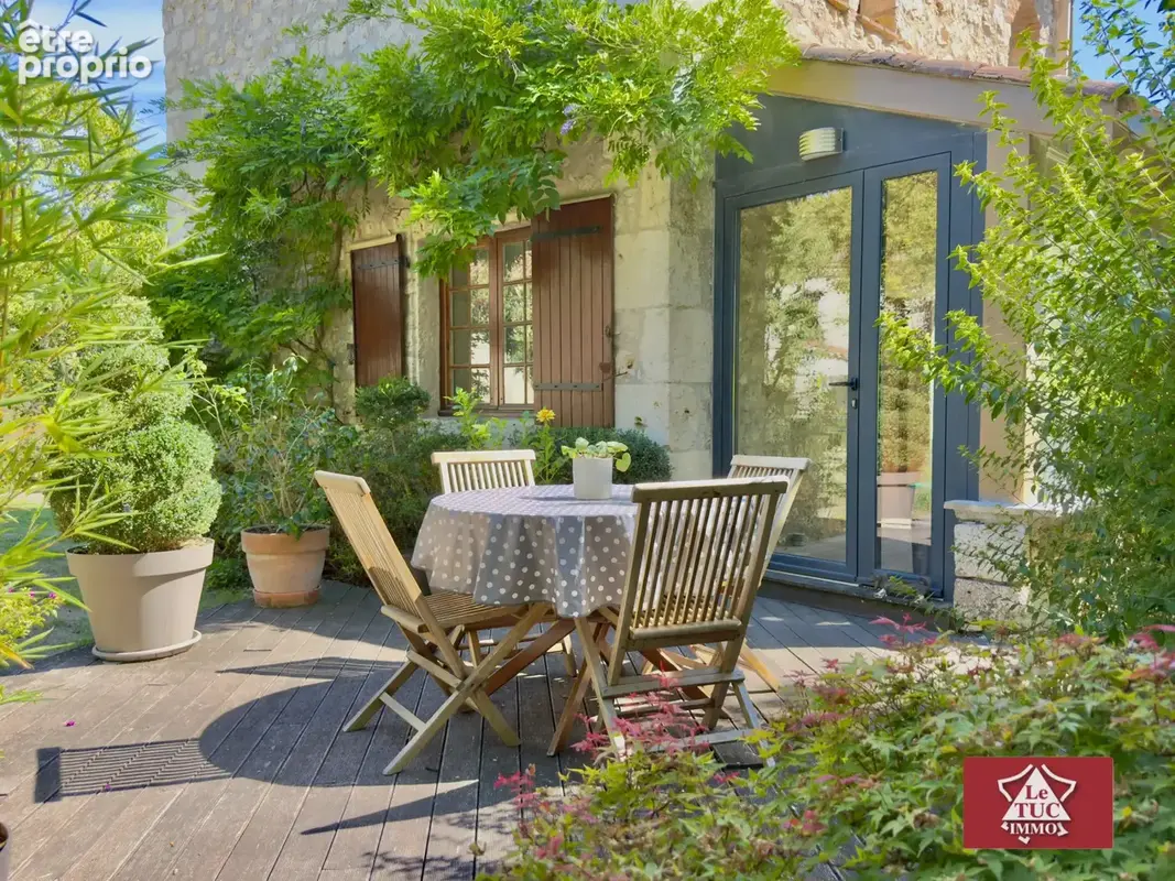 Maison en pierre avec garage, piscine et jardin. - photo 3