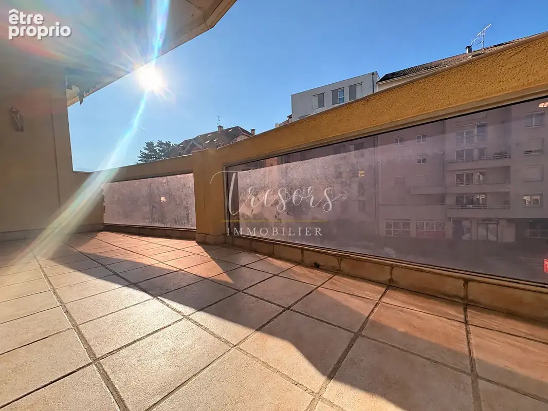 Appartement 2 pièces avec terrasse - Hypercentre d'Annecy - photo 2