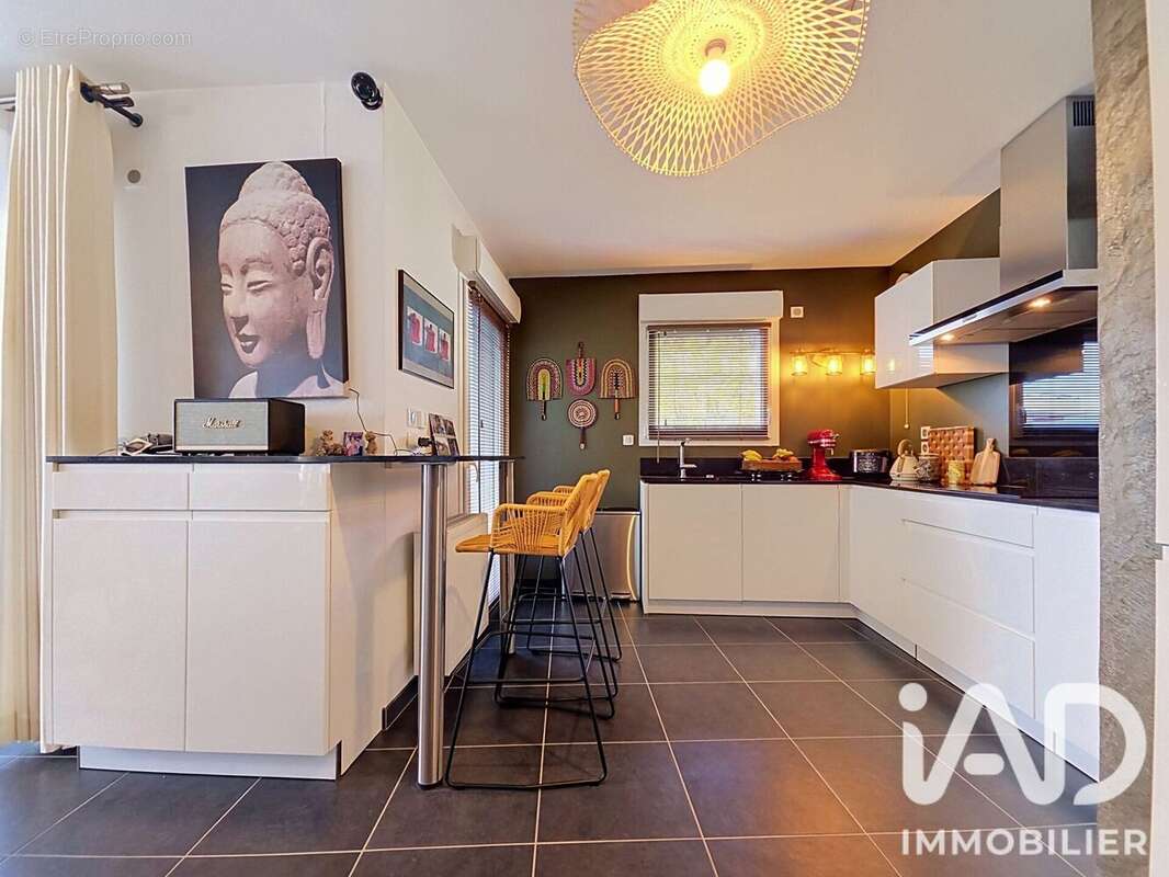 Appartement 93 m² à Saint-Julien-En-Genevois  - photo 3