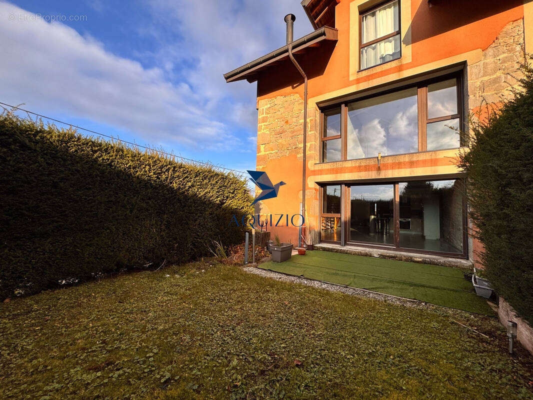 Appartement à LA ROCHE-SUR-FORON