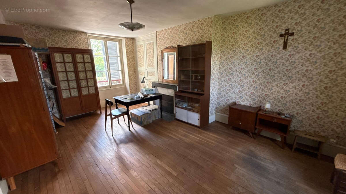 Maison 5 pièces avec dépendances - photo 4