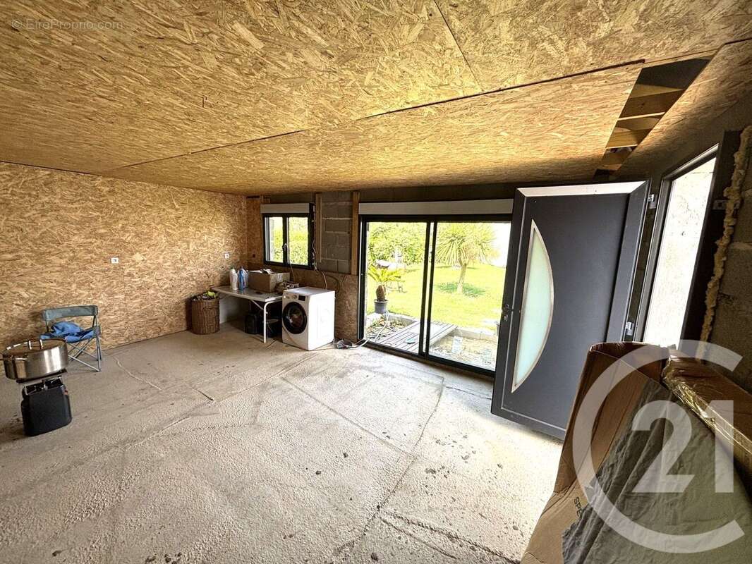 Maison à CAMPAGNE-SUR-ARIZE