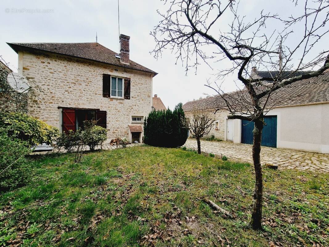 Maison à MILLY-LA-FORET