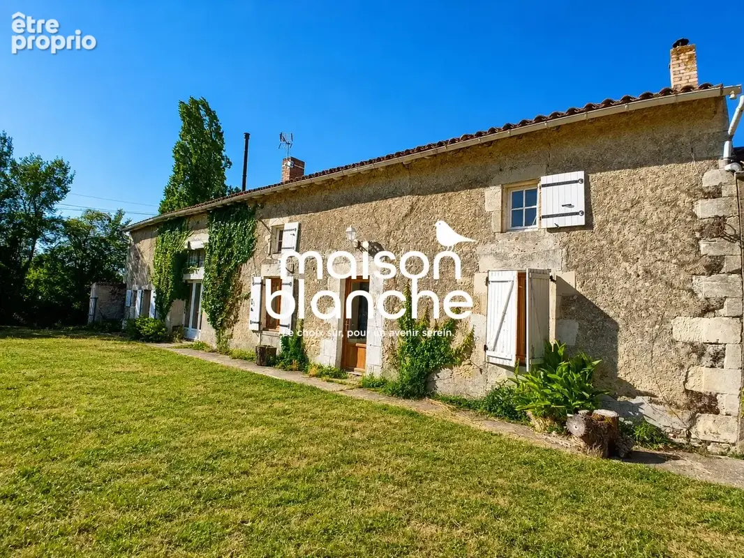 Maison 7 pièces 209 m² à vendre à Chalandray (86190) - photo 2