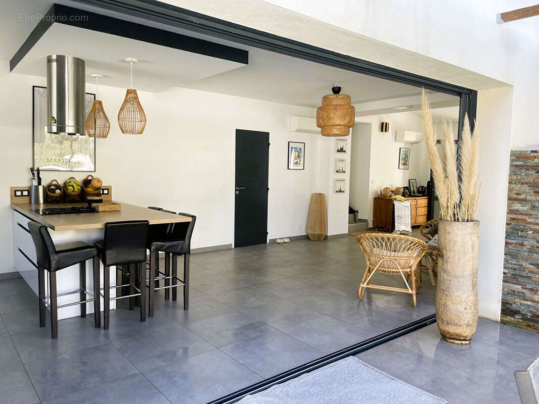 Maison à MAUGUIO