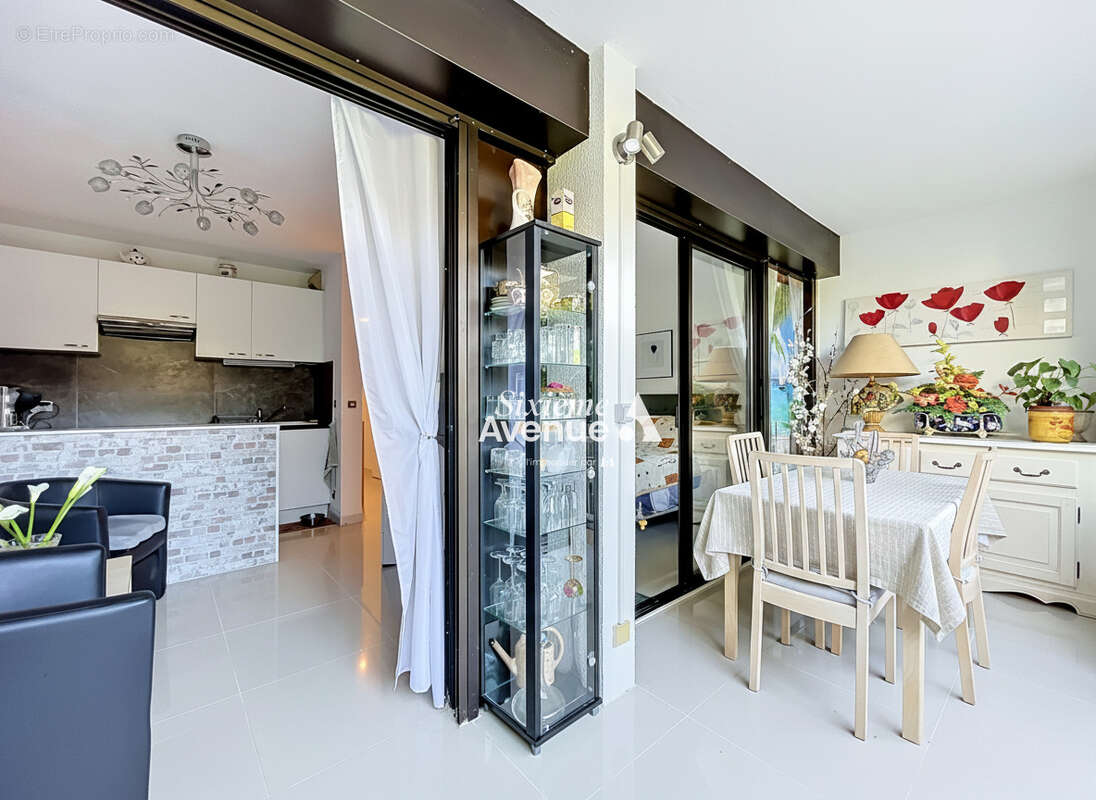 Appartement à MANDELIEU-LA-NAPOULE