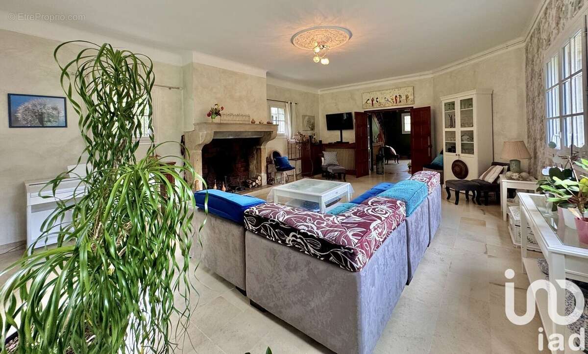 Maison 214 m² à Voutenay-Sur-Cure  - photo 5