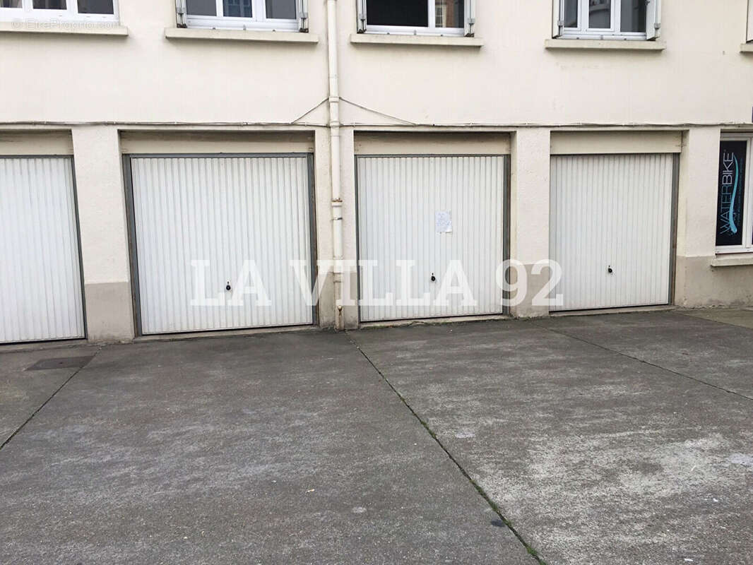 7 boxes de stationnement - Colombes - Gare - Vente louée - photo 3