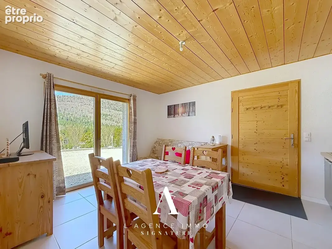 Maison 213 m² à Mijoux  - photo 8