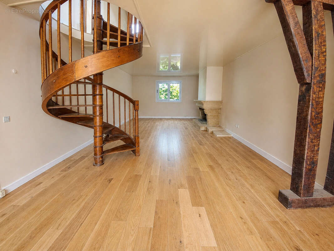 Appartement 109 m² à Creteil  - photo 2