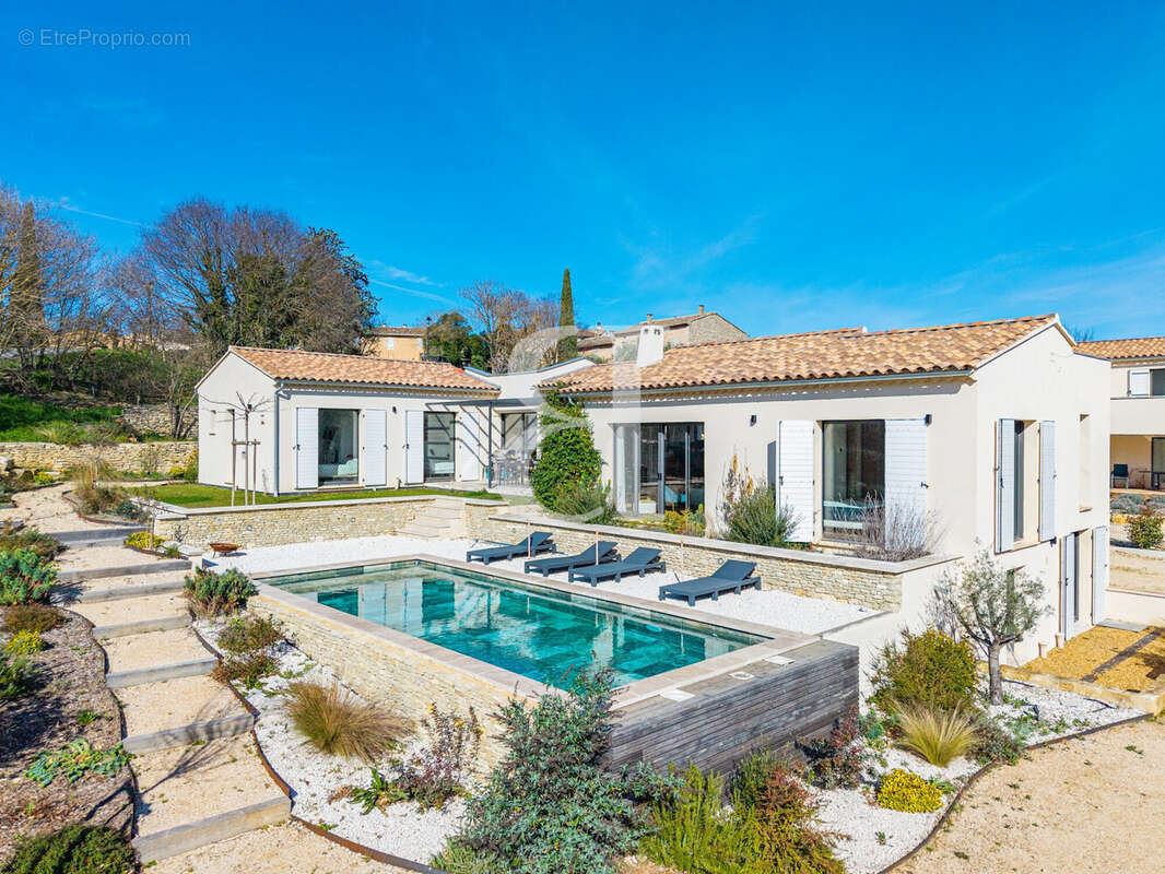Maison à GORDES