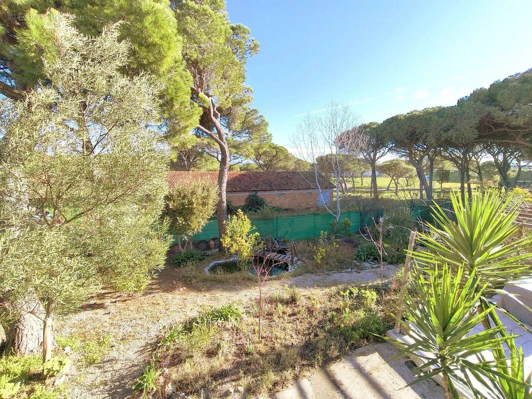 Maison à PUGET-SUR-ARGENS