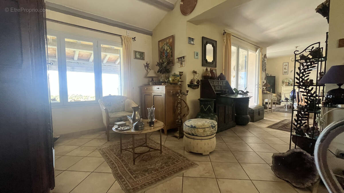 Maison à ROQUEBRUNE-SUR-ARGENS