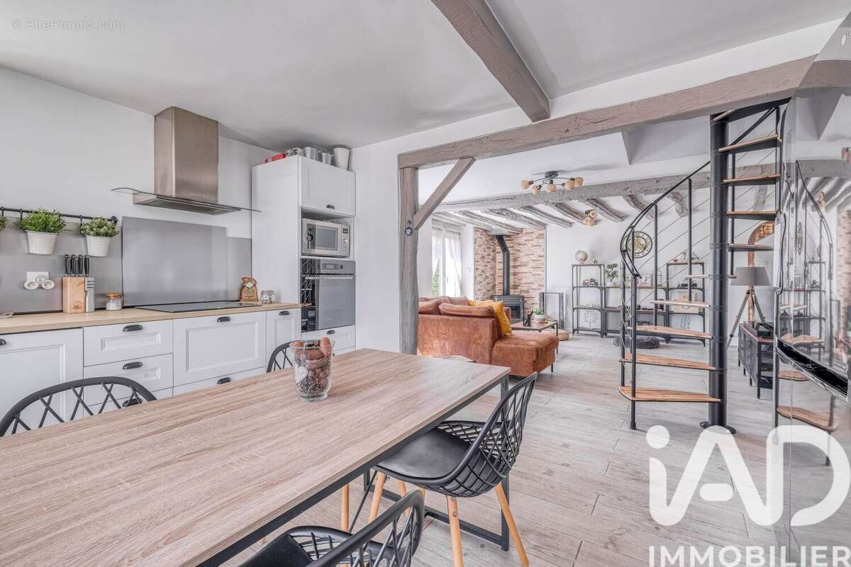 Maison 95 m² à Hautefeuille  - photo 5
