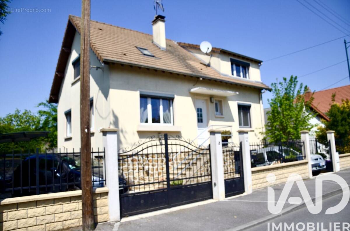 Photo 1 - Maison à SAVIGNY-SUR-ORGE