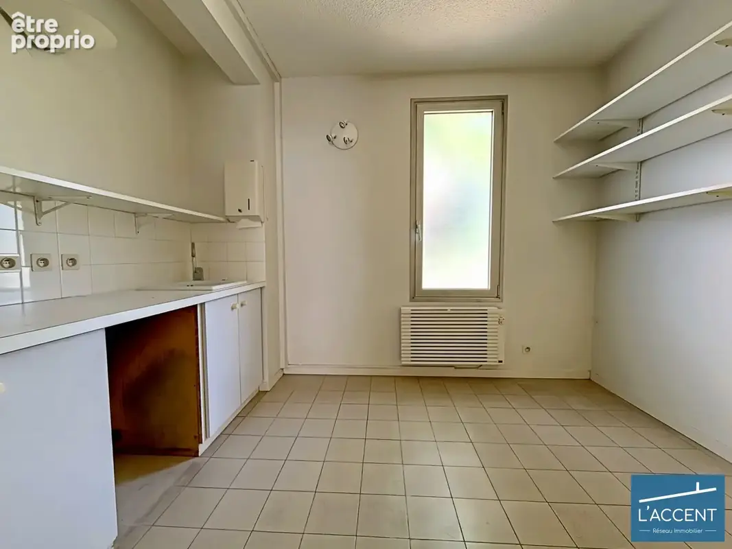 Commerce 105 m² à vendre à Vauvert (30600) - photo 5
