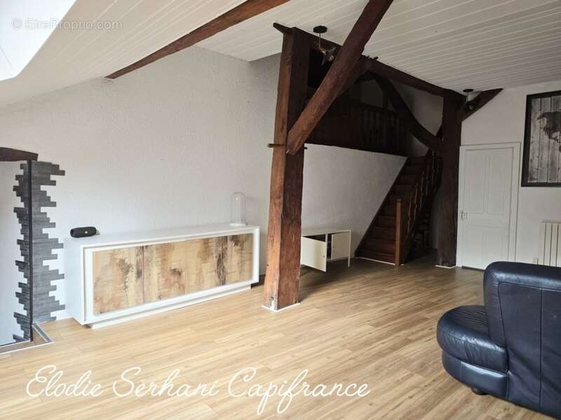 Appartement à COLOMBIER-FONTAINE