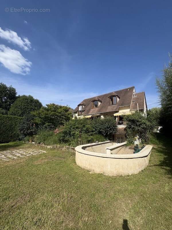 Maison à CHATEAUFORT