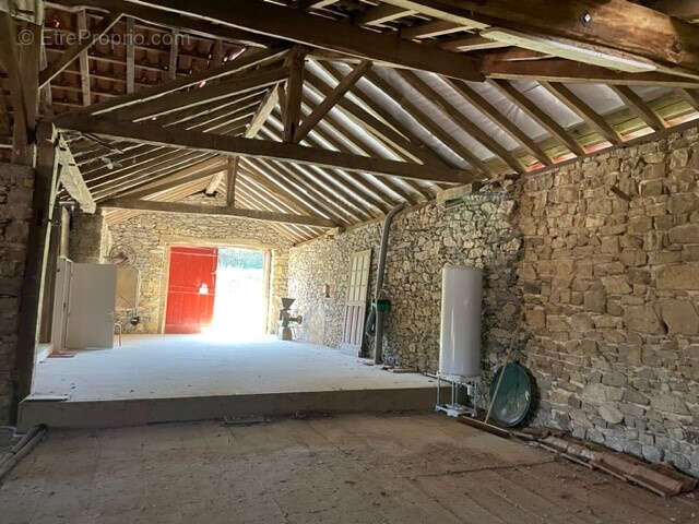 Jolie ferme à l'intérieur des terres - photo 16