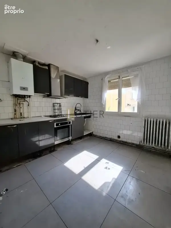 À vendre   maison avec jardin et garage   fort potentiel à rénover   quartier pech du moulin, béziers - photo 4