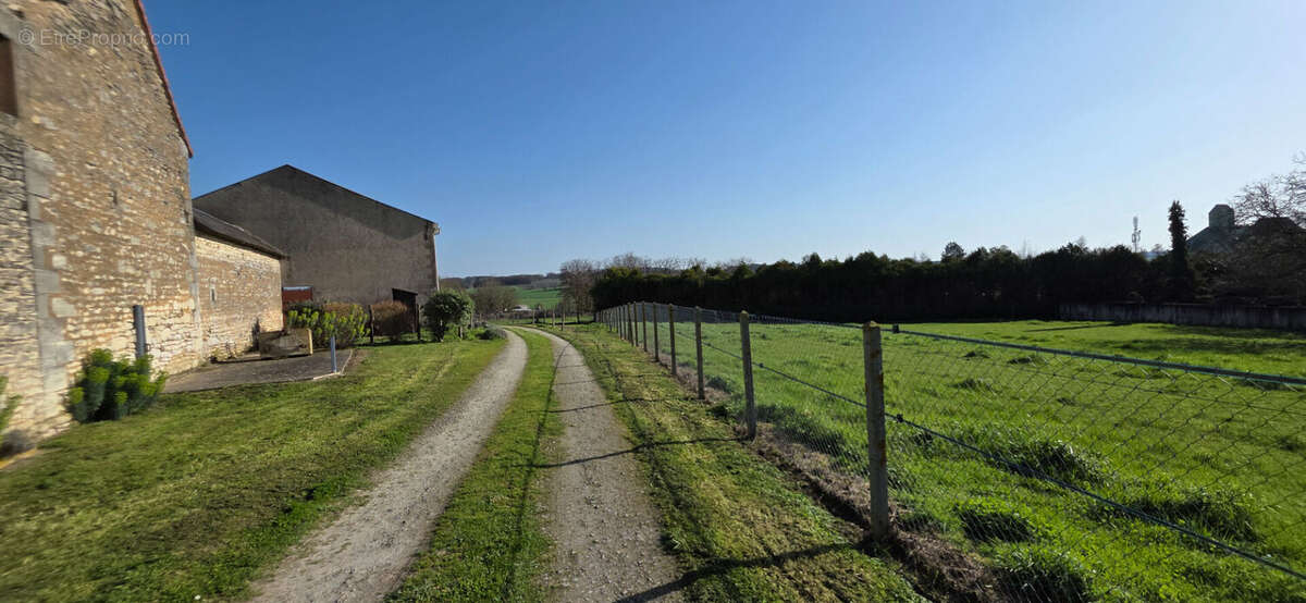 Maison à SAINT-SAUVEUR
