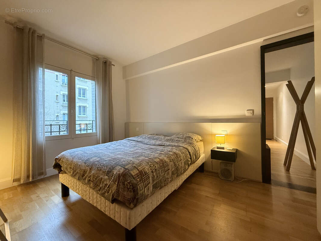 Appartement à COURBEVOIE
