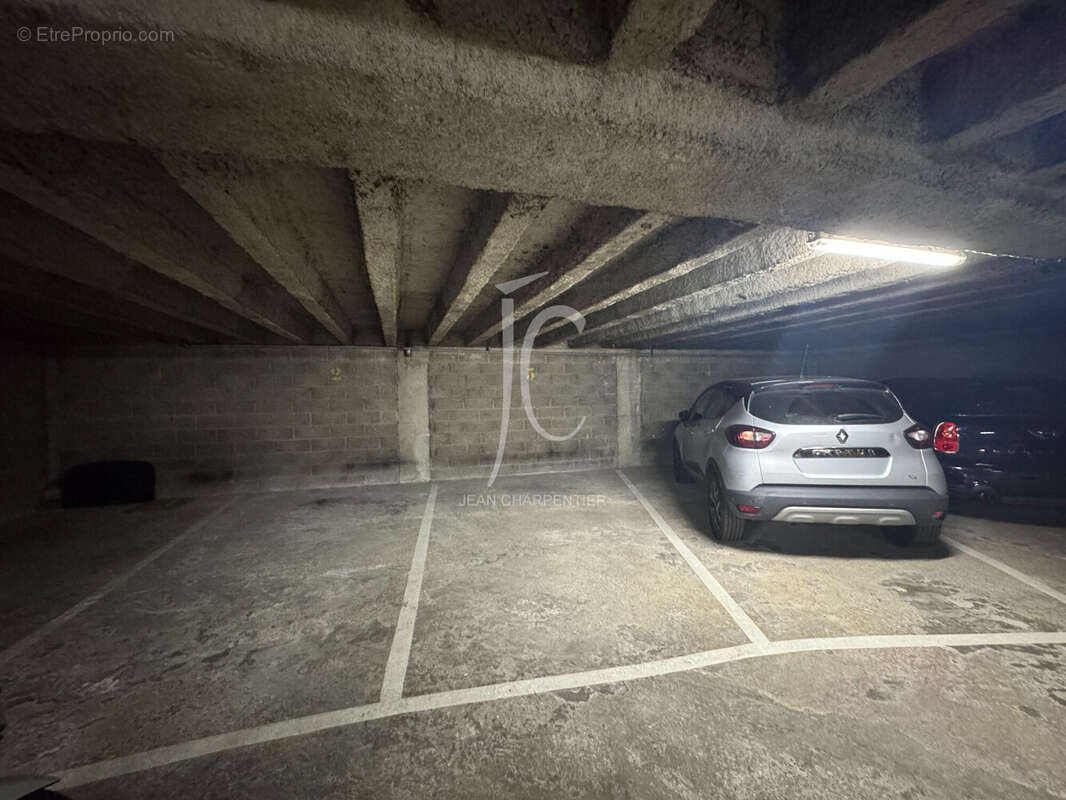 Parking 10 m² à Paris-16e  - photo 2