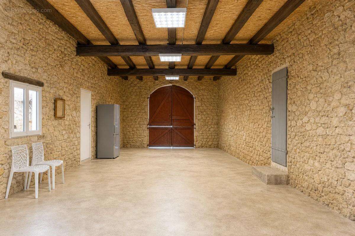 2 Maisons 1) 13 pièces de 476 m²
 2)58 m2 indépendante Cagnotte - photo 22