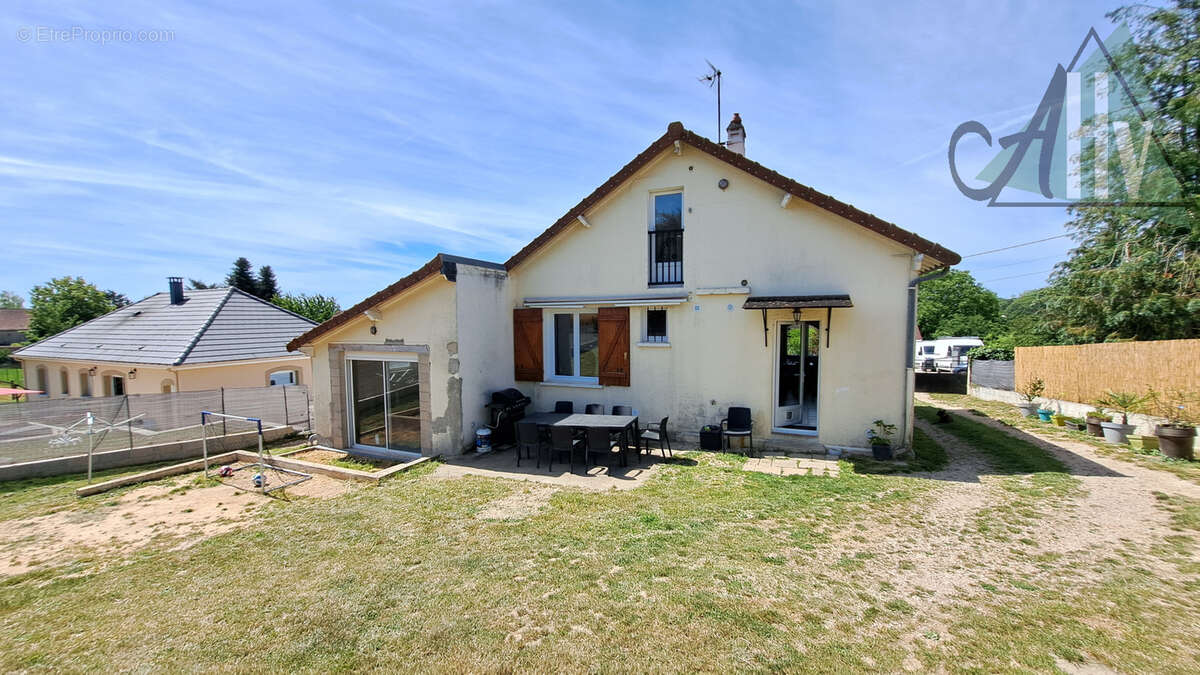 Maison à VINNEUF