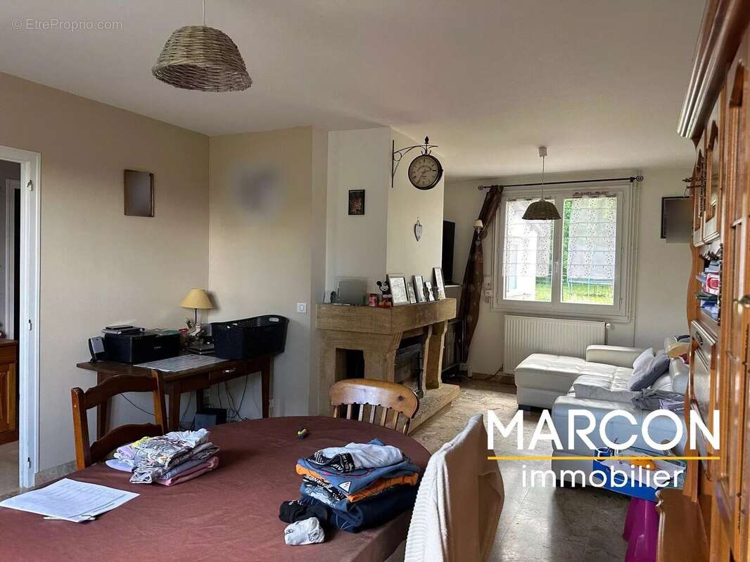 Maison à SAINT-AGNANT-DE-VERSILLAT