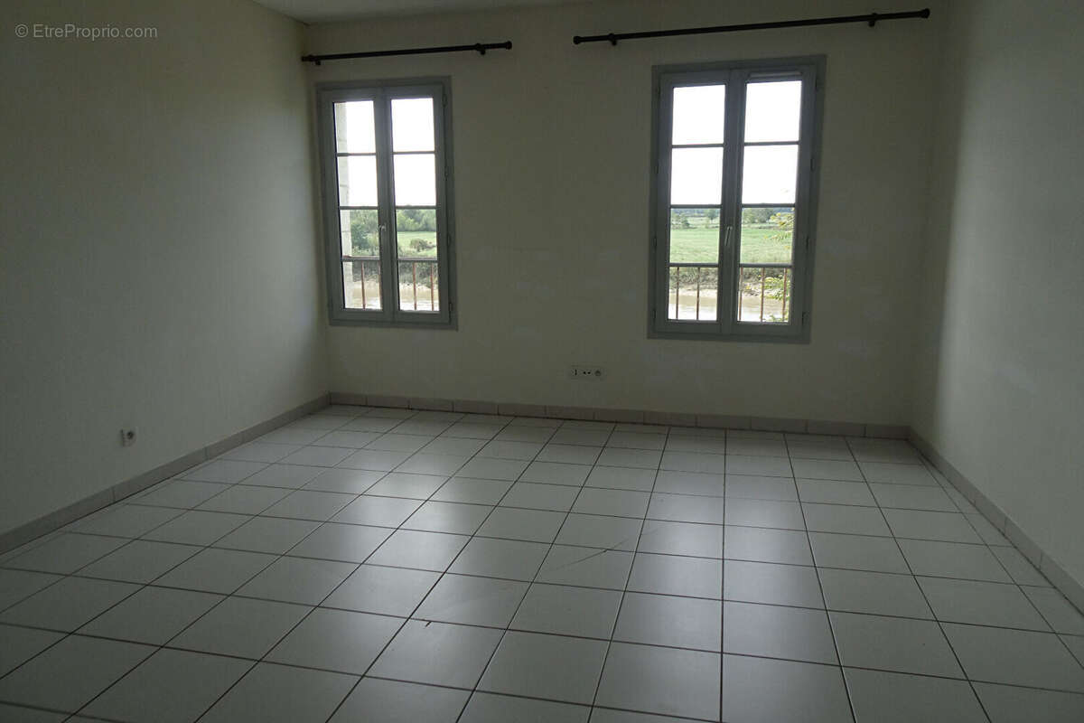 Appartement à TONNAY-CHARENTE