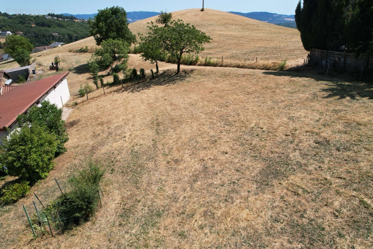 SORBIERS  Terrain à bâtir de 628m2 avec vue dégagée exclusivité - photo 3