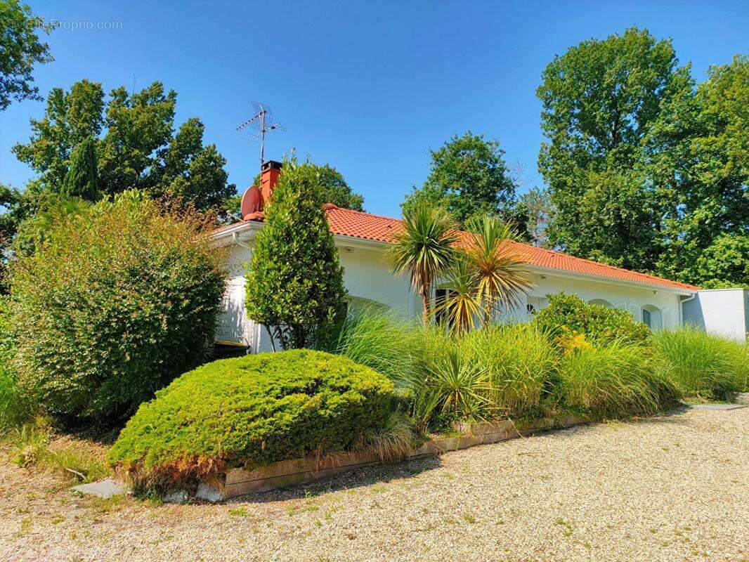 Maison à CARBON-BLANC