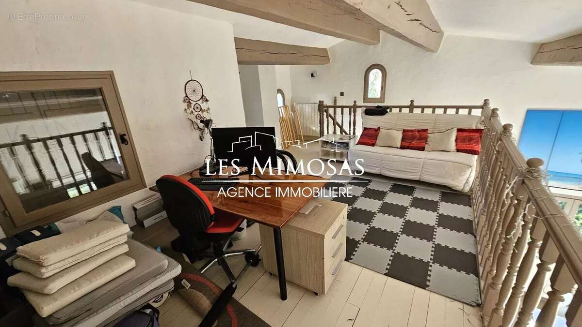 Maison à PUGET-SUR-ARGENS