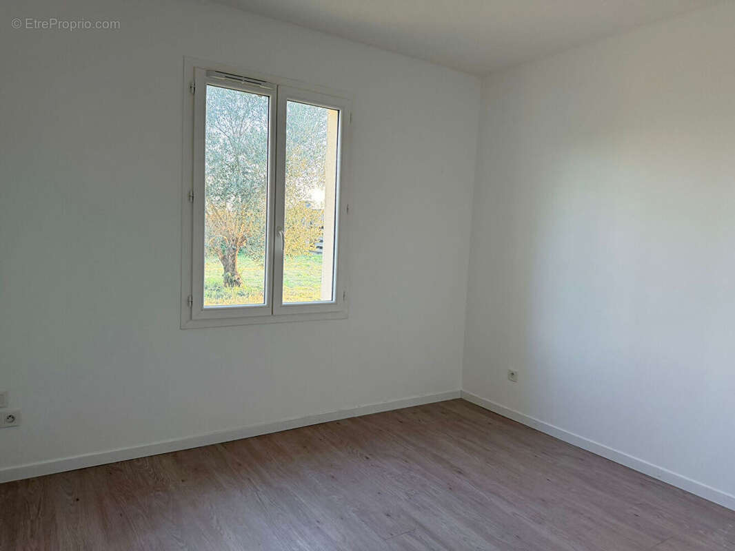 Maison à PRIGNAC-ET-MARCAMPS