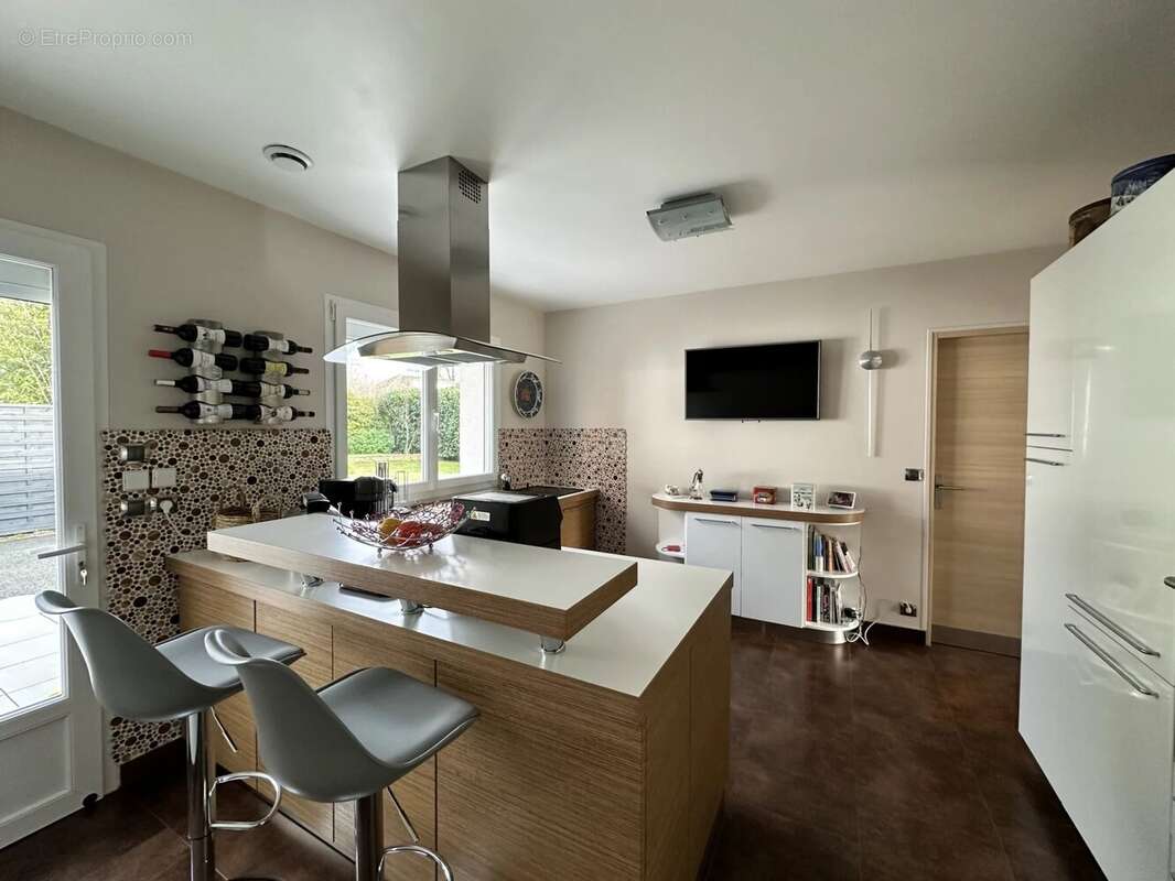 Maison à LE MESNIL-SAINT-DENIS