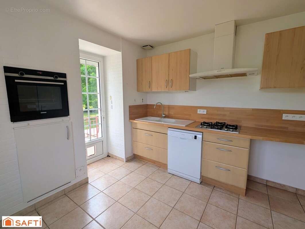 Maison 156 m² à La Chapelle-Montligeon  - photo 7