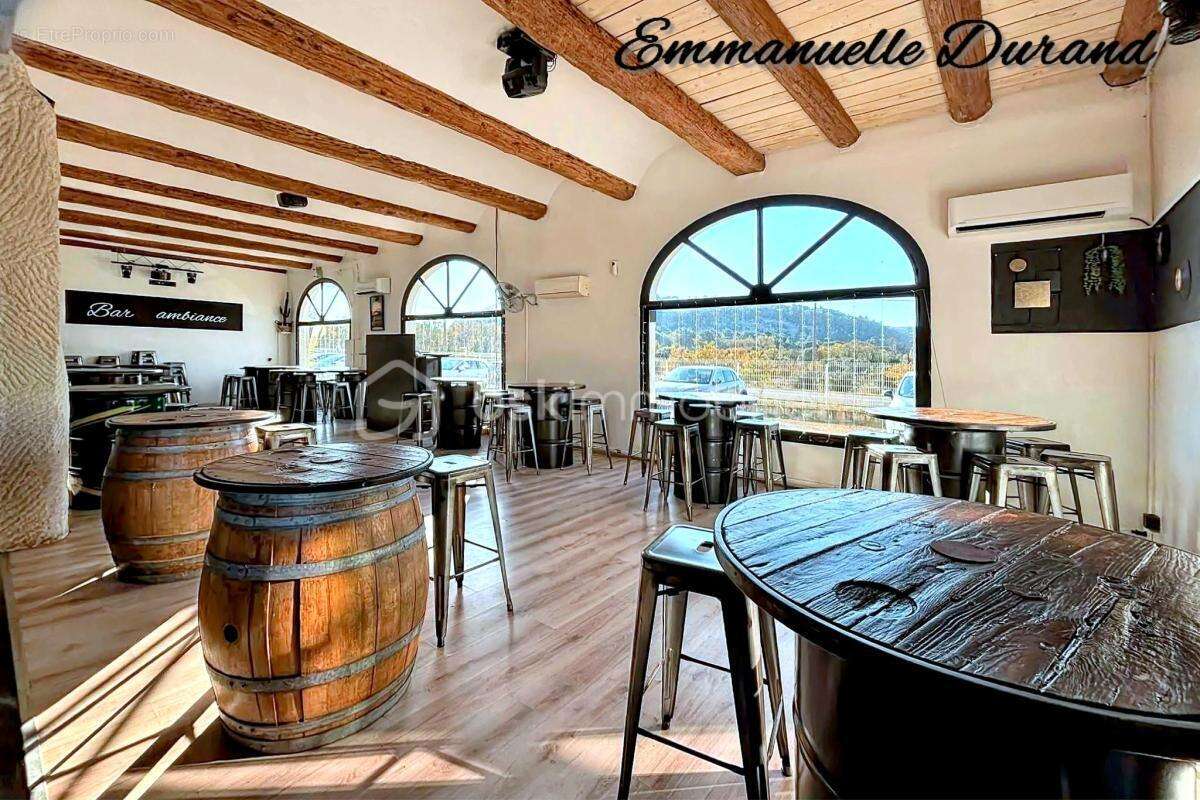 Commerce à SAINT-RESTITUT