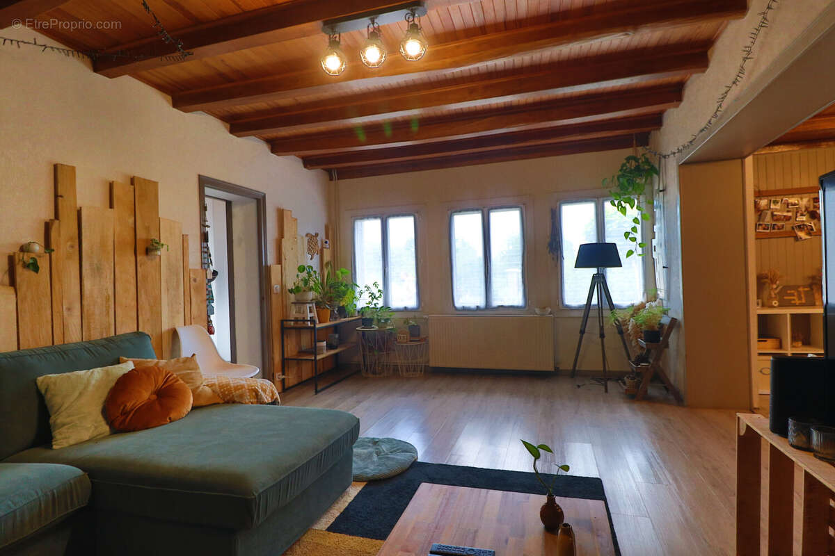 Maison à LAYS-SUR-LE-DOUBS