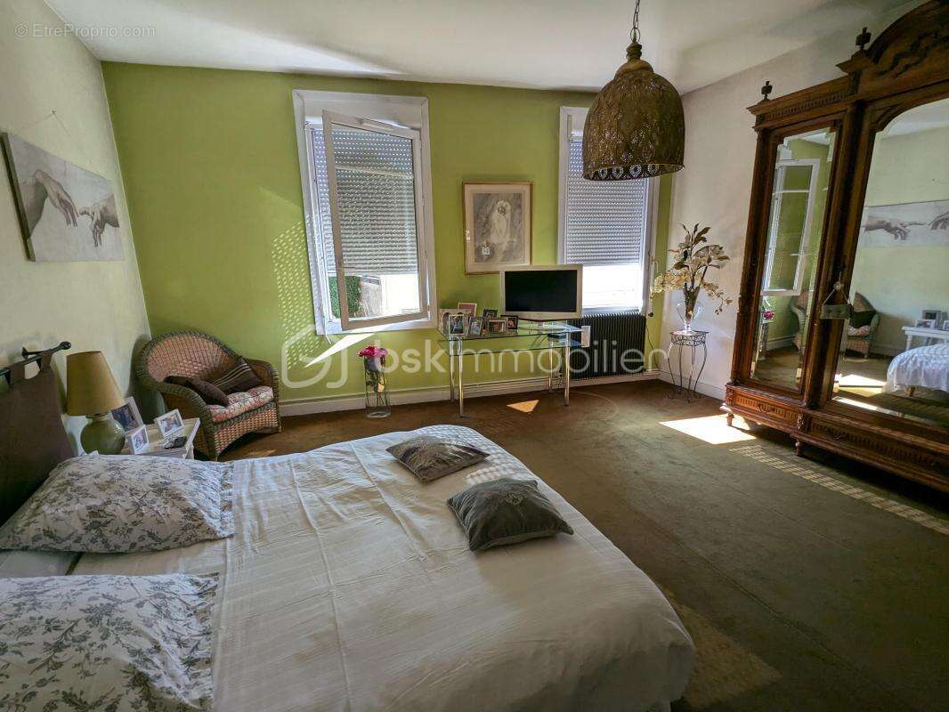 Maison à SAINT-SULPICE-DE-FALEYRENS