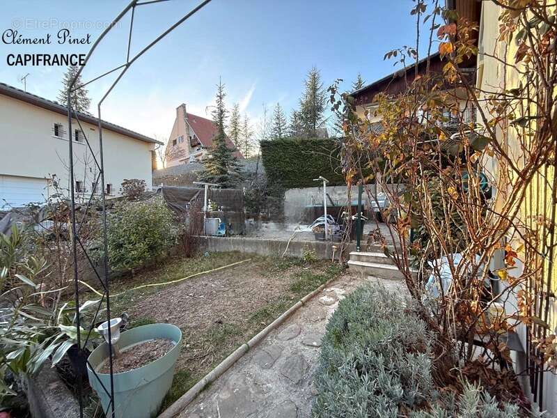 Maison avec fort potentiel à Gap Sud – 156 m², jardin, garage et vue dégagée - photo 18