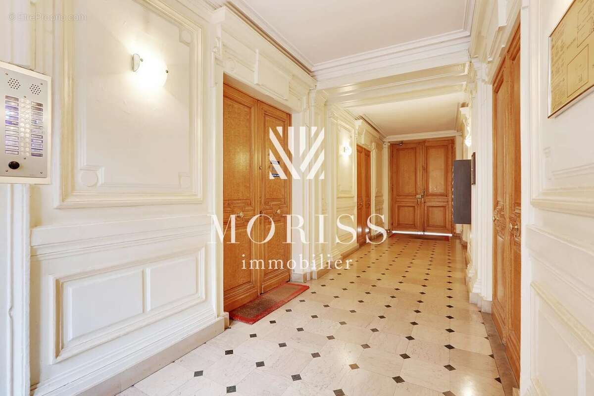 Appartement à PARIS-8E